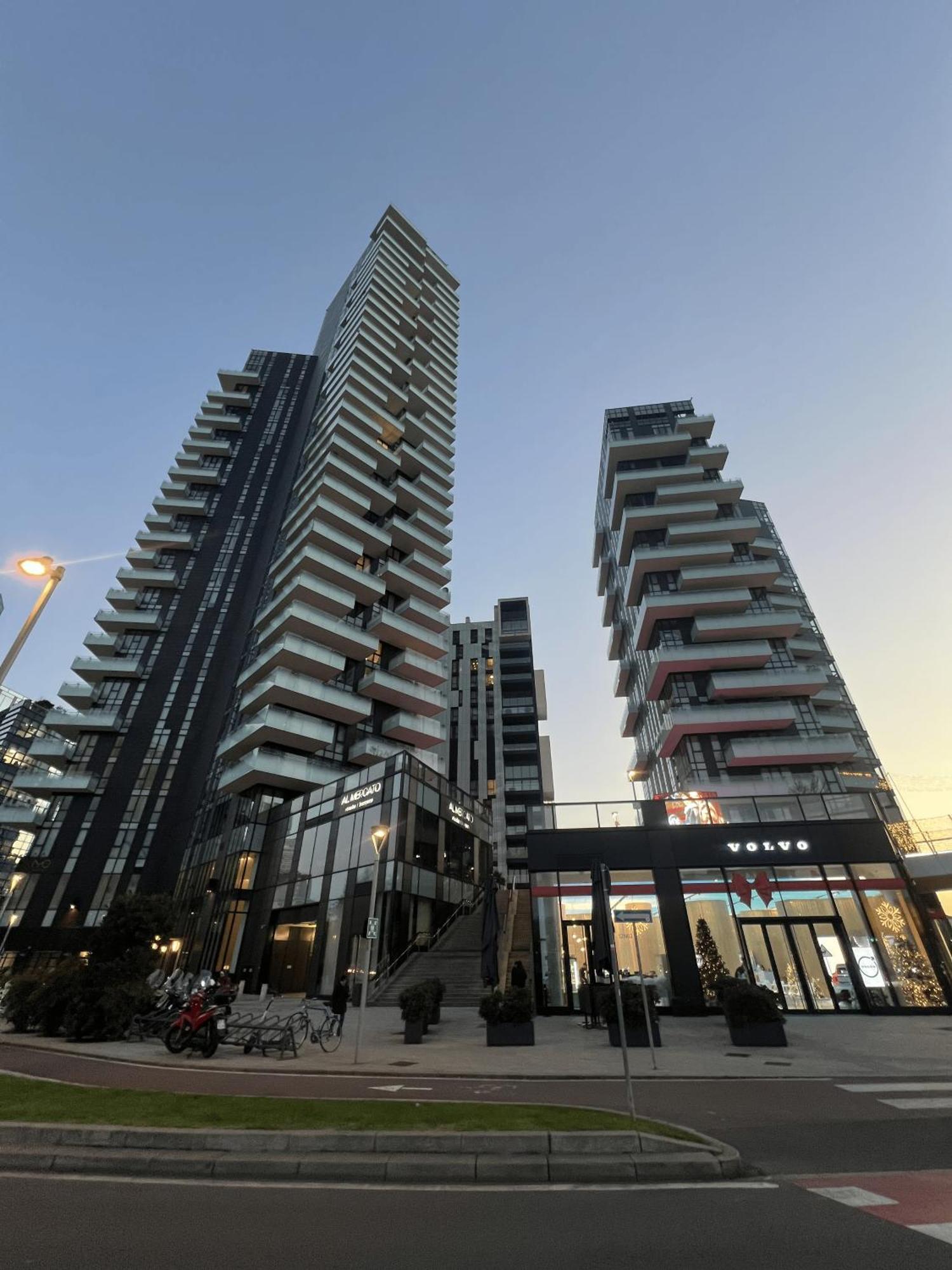 Skyline Solaria Milano — Photos 1
